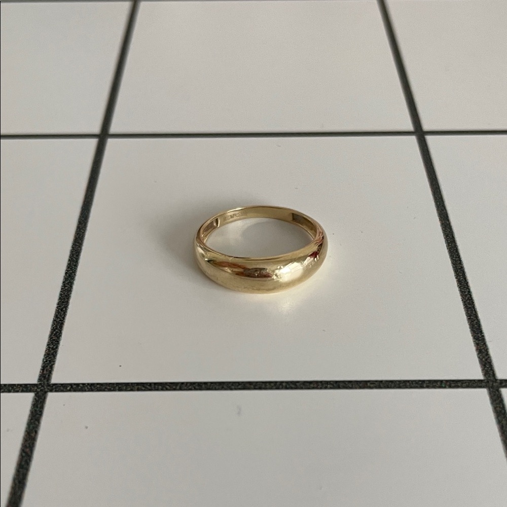 Classic Gold Women's Ring